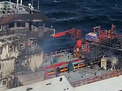 На румунському узбережжі сталась пожежа на танкері: восьмеро моряків зникли безвісти