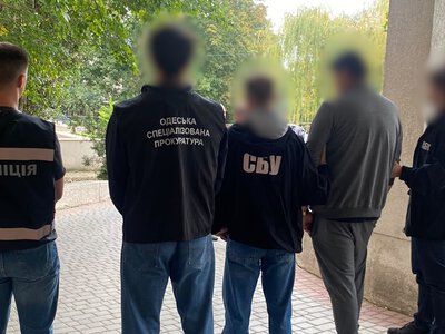 На Одещині лікар «продавав» звільнення від військового обліку за вісім тисяч доларів