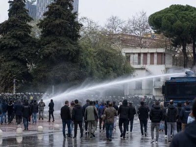 Прем’єр Рама не піде у відставку на тлі протестів в Албанії — The Independent