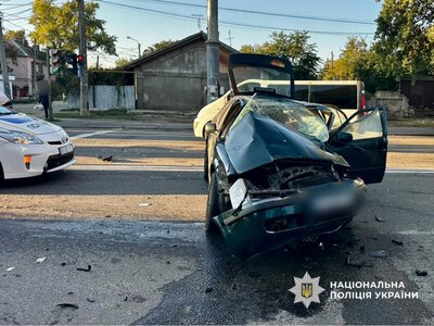 Skoda зіткнулася з міжнародним автобусом Одеса – Кишинів: водія госпіталізували