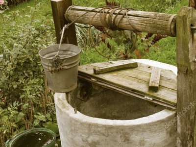 На Львівщині водолази дістали з криниці тіло людини