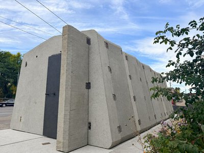 У Києві з’явиться перше мобільне укриття біля зупинки: де його встановлять