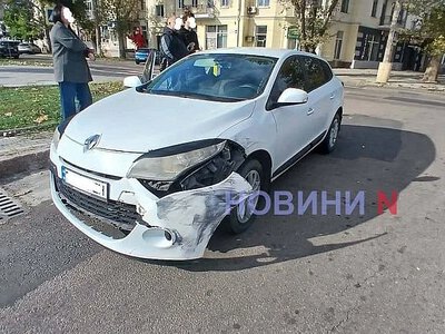 У центрі Миколаєва зіткнулися Renault Megane та Toyota RAV4