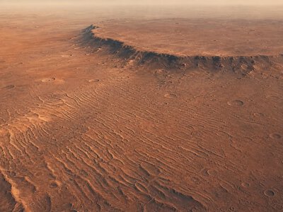 Mars Express показав вітрові гряди ярданги біля Amazonis Mensa на Марсі