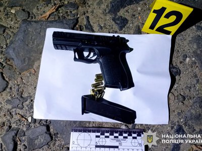 На Рівненщині дві компанії влаштували розбірки із бійкою, переслідуванням і стріляниною - є жертва