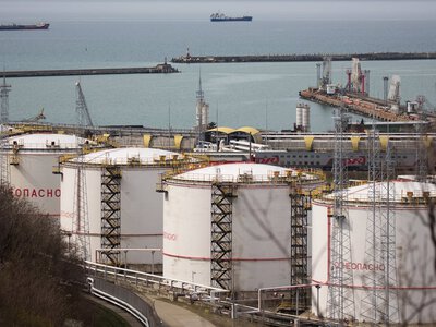 Доходи росії від нафти й газу в жовтні можуть зрости на 10% — Reuters