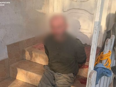 На Закарпатті чоловік відкрив стрілянину просто на вулиці: двоє загиблих