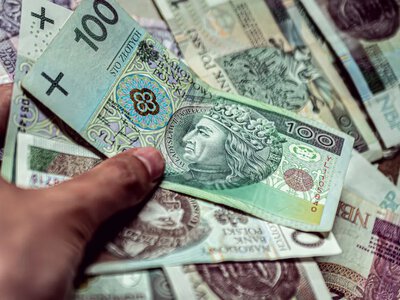 Польща планує утричі підвищити мінімальну суму коштів для в’їзду іноземців