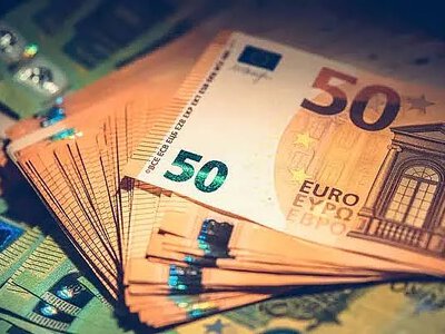 Скільки готівки можна вивезти з України без зайвих документів: правила для мандрівників