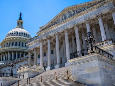 Сенатори США вимагають розслідувати перебої в роботі Starlink та обміні розвідданими в Україні
