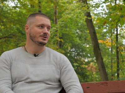 «Повернувся з полону тією ж дорогою, якою вперше їхав за кордон»: історія військовика Андрія Кравця
