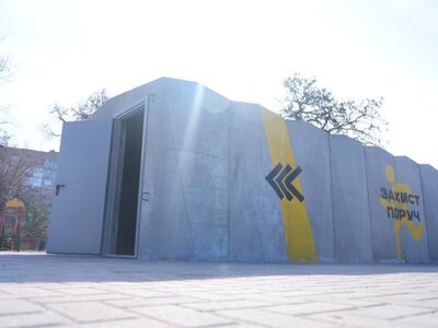 Гроші були, укриттів не стало: чому райони Києва не встановили мобільні сховища