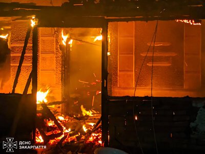 На Ужгородщині пожежа знищила дах житлового будинку