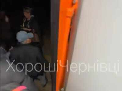 Поїзд Львів-Чернівці забув 25 пасажирів у полі після тривоги: Лубінець вимагає пояснень від «Укрзалізниці»