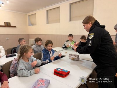Шосткинські поліцейські говорили з малечею про взаємоповагу та дружбу + Фото