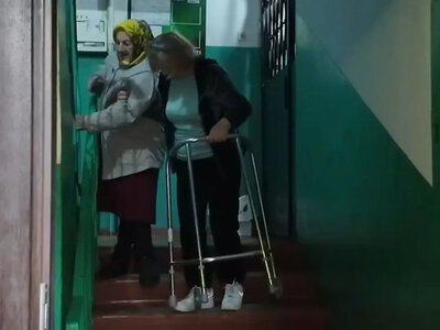 96-річна мати та її 62-річна дочка з Білозерки вдруге евакуювалися на Хмельниччину
