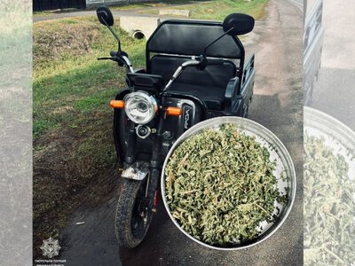 На Дубенщині у водія виявили речовину, схожу на наркотичну
