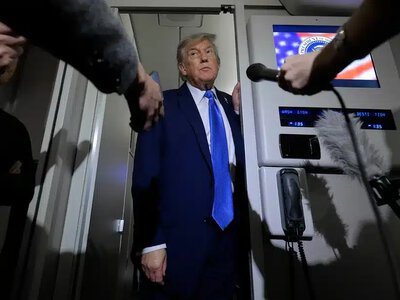 Трамп звинувачує Зеленського в ескалації та вимагає зупинити удари по НПЗ РФ, коментуючи провал російського наступу на Київ