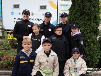 Мобільний клас безпеки завітав ще до одного ліцею на Вінниччині
