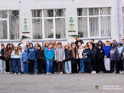 У Франківську відкрили меморіальну дошку полеглому поліцейському Костянтину Козуб’яку