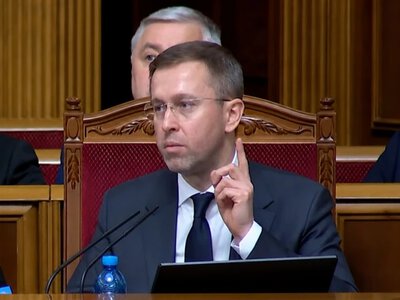 Нові правила бронювання. Прем’єр навів приклад, коли зі 100 заброньованих лише 20 виконують критичні роботи