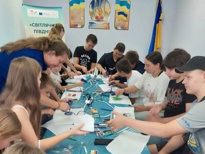 «Світлячки Півдня» провели майстер-клас зі створення магнітів у Східному