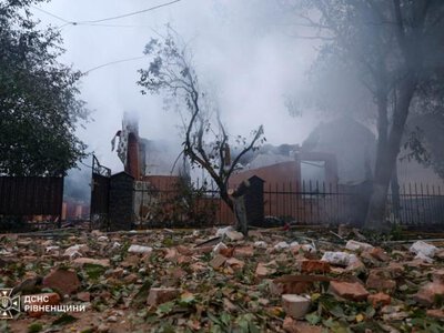 Ворожий удар знищив будинок у Рівному: є постраждалий