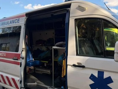 З Таврійського на лівобережжі Херсонщини евакуювали 96-річну жінку та пораненого сина
