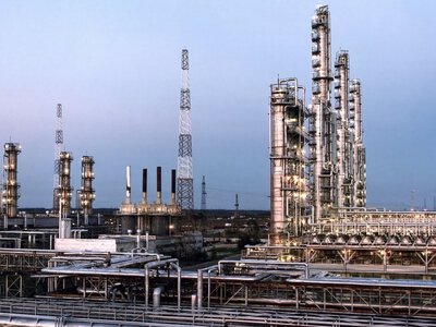 У Сургуті атакований завод із  стабілізації конденсата імені Черномирдіна (ВІДЕО)