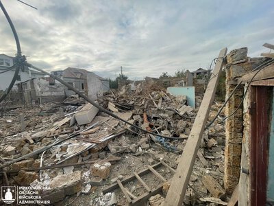 Внаслідок ракетної атаки на Миколаїв поранена жінка, зруйновано будинок, пошкоджено ще 11 (ФОТО)