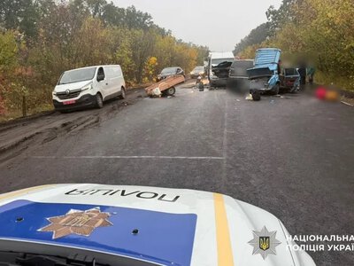 У Кременчуцькому районі зіткнулися три автомобілі: є загиблі та травмовані