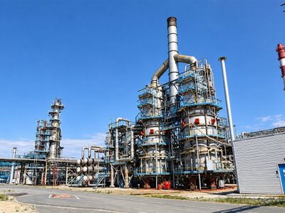  У Сургуті після атаки дронів спалахнув завод Газпрому зі стабілізації конденсату 