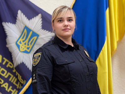 У Франківську патрульна врятувала дівчину від самогубства