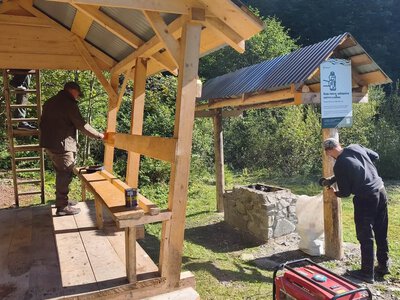 Нові мости, альтанки та безпечні стежки: у Карпатському біосферному заповіднику оновили туристичну інфраструктуру