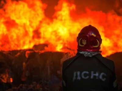 Росіяни знову атакували Дніпро: вдарили по підприємству і складах, загинув чоловік