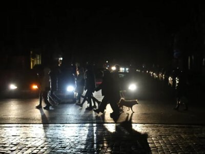 Раптовий блекаут: в Києві зникає світло й зупиняється транспорт