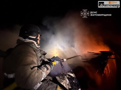 Шість будинків і сім автомобілів пошкоджено після масованої атаки дронів на Житомирщину