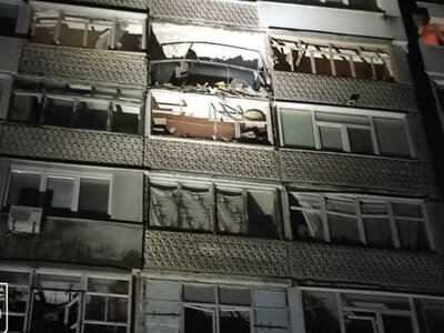 У Сумах російський БпЛА влучив у багатоповерхівку