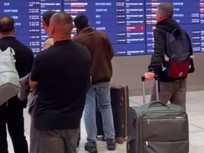 Закрили головні аеропорти на всю ніч: Москву та ще 14 регіонів Росії масовано атакували дрони