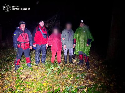 Рятувальники розшукали двох грибників, які заблукали в лісі поблизу Ценжева