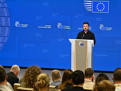 «Сльозилися очі». Politico заявило, що журналісти неодноразово скаржилися на неприємний запах у пресзалі — там виступав і Зеленський