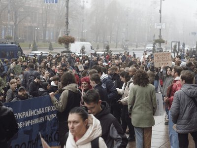 Протест біля КМДА: волонтерка розкритикувала допомогу постраждалим у Києві