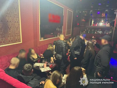 У відвідувачів стрип-клубів у Львові вкрали понад 3 млн гривень - ЗМІ