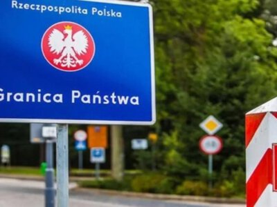 Через повітряні тривоги на кордоні з Польщею черги зросли до 40 годин очікування