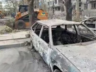 Рятувальники та комунальники ліквідують наслідки авіаудару на Херсонщині