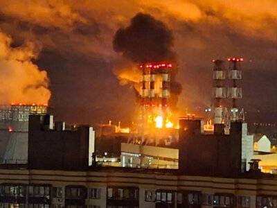 У Санкт-Петербурзі після атаки спалахнула масштабна пожежа в порту та на території дата-центру...
