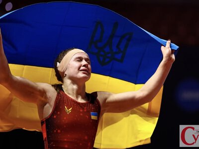 Після операції на коліні виграла фінал за 45 секунд: борчиня зі Звягеля Ірина Бондар встановила світовий рекорд U23