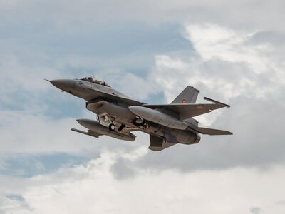Румунські F-16 збили два російські дрони над Чорним морем