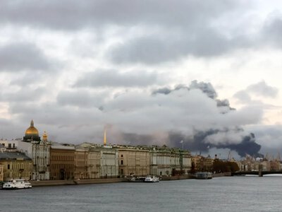 В Мережі показали кадри палаючих об'єктів в Санкт-Петербурзі та Ленінградській області РФ. ФОТО. ВІДЕО