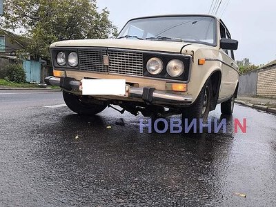 У Миколаєві п'яний водій на «Жигулях» врізався у бордюр